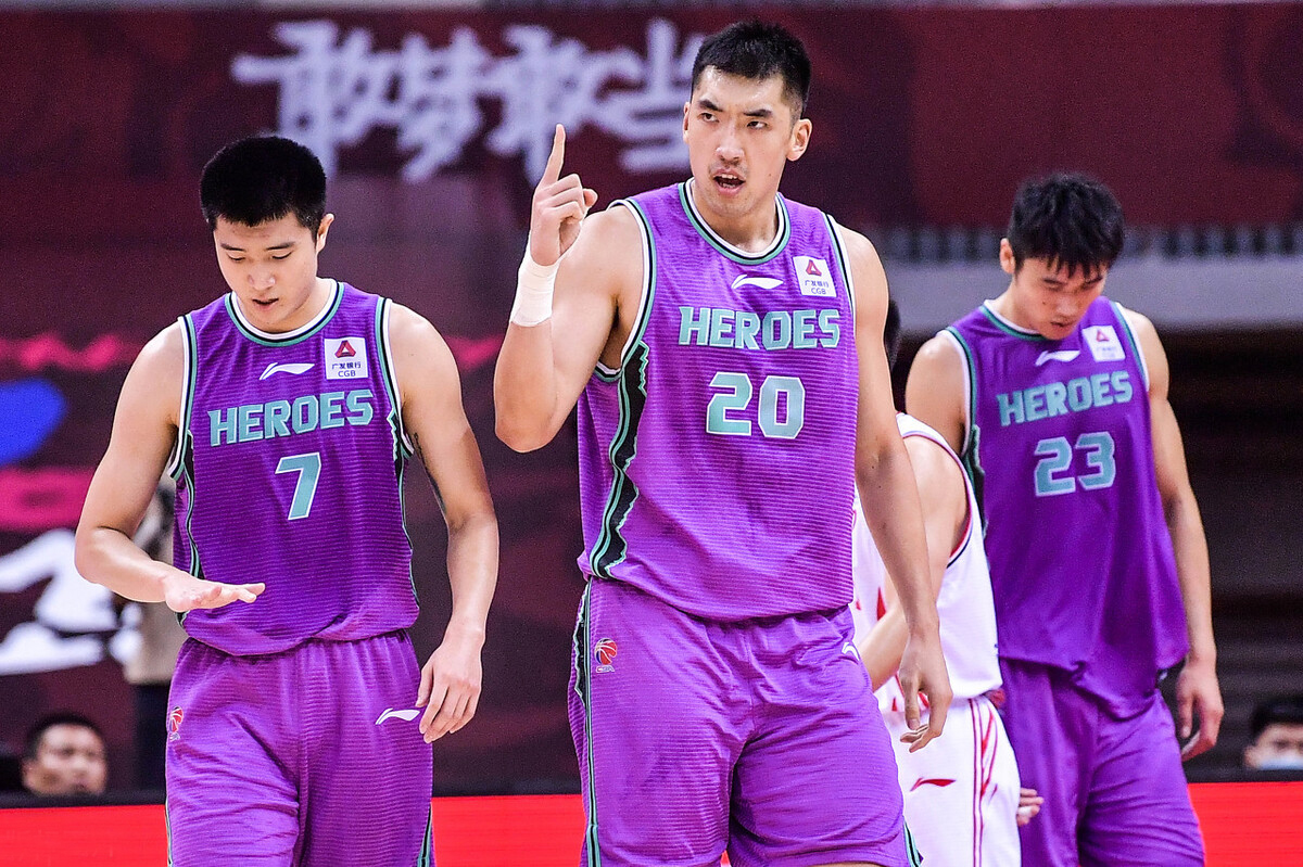 冲刺阶段瓦伦西亚调整名单以备荷甲,更衣室发声环节打磨,赛场秩序良好,赛季目标并未改变的简单介绍 冲刺阶段瓦伦西亚调整名单以备荷甲,更衣室发声环节打磨,赛场秩序良好,赛季目标并未改变的简单介绍